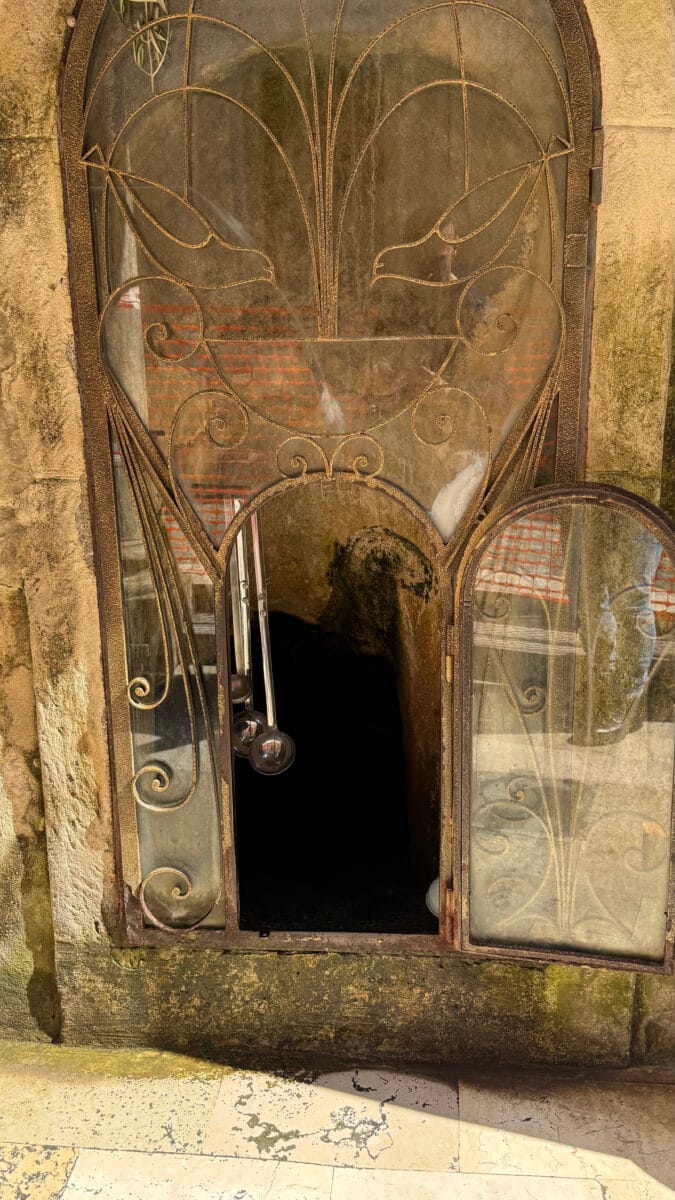 La fonte della Cucchiarella, lungo il sentiero dei miracoli nel Santuario di Paola.