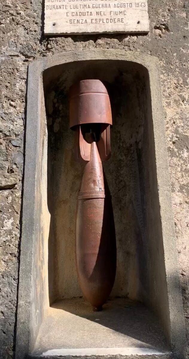 La bomba inesplosa nel sentiero dei miracoli di San Francesco a Paola