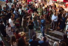 evidenzaSuonatori e danzatori in piazza a Conflenti durante Felici e Conflenti, festa della musica popolare del Reventino